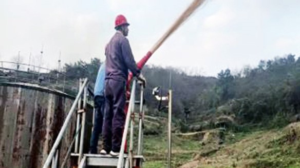Nhân viên khí gas Huanyou tình nguyện dập lửa thể hiện trách nhiệm xã hội